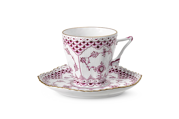 Product image of Purpur Cup and Saucer 14 cl with gold